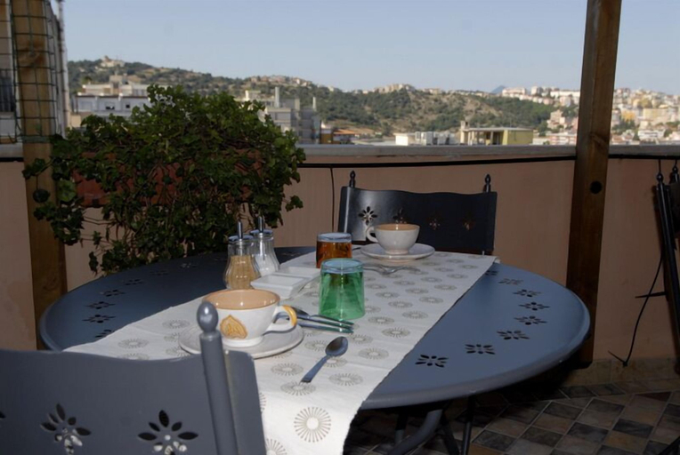 Others 4, Nughe 'e' Oro Guesthouse, Nuoro