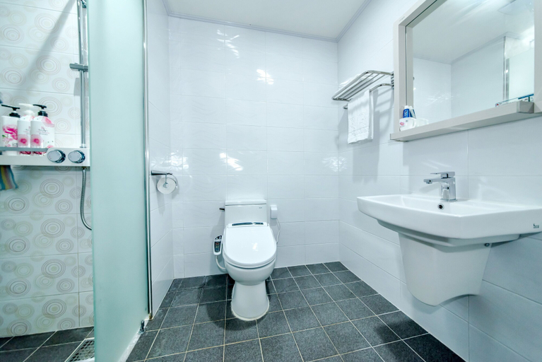 Bathroom 4, Rejina Pension, Seogwipo