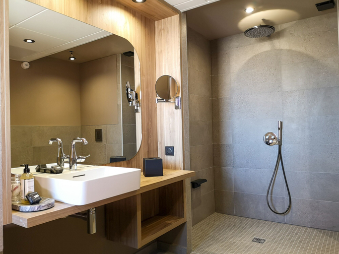 Bathroom 5, L'Acquale, Haute-Corse