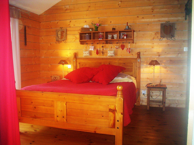 Bedroom 2, Chambres d'hôtes La Chaussée d'Olivet, Mayenne