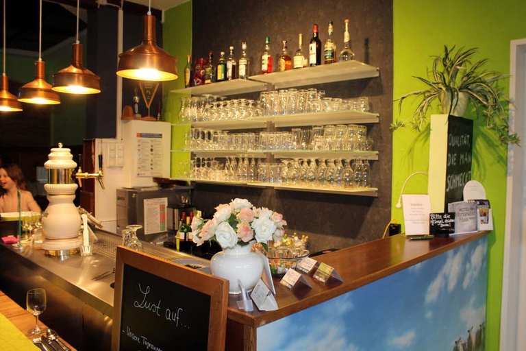 Food & Drinks