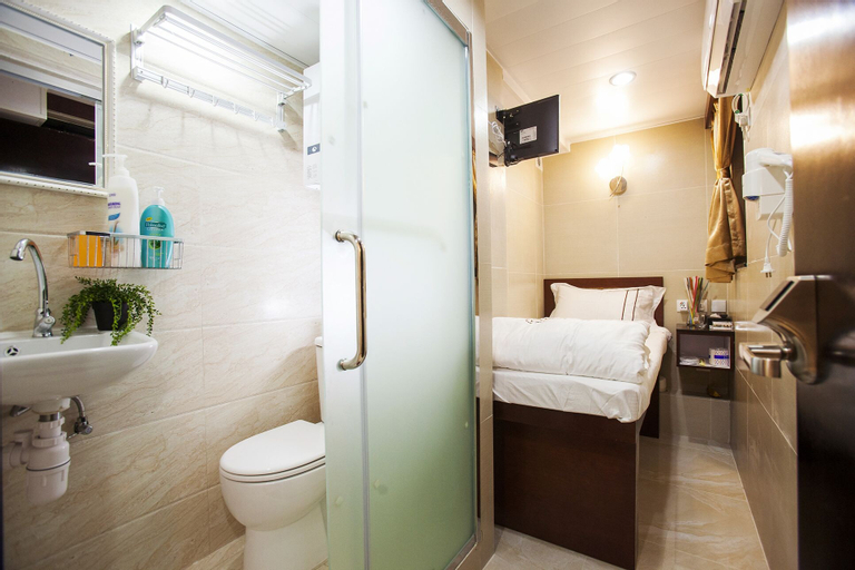 Bedroom 3, Smiley Inn, Kowloon