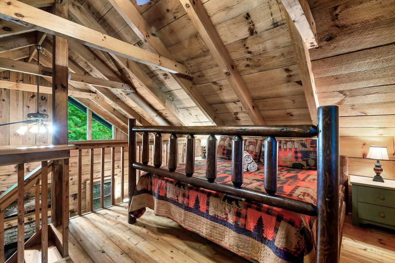 Bedroom, Beary Patch Hill, Sevier