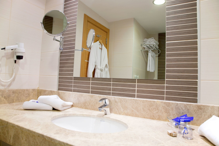 Bathroom 4, Hotel Tunali, Çankaya
