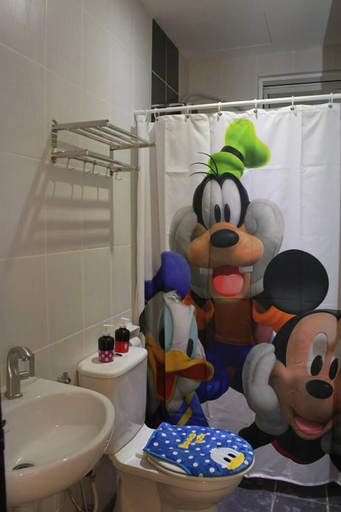 Bathroom 3, Mickey Mouse Signature Suite, Sandakan