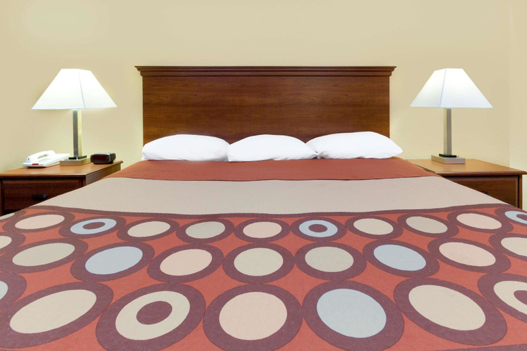 Bedroom 3, Super 8 by Wyndham Hattiesburg South, Forrest