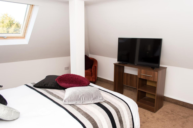 Bedroom 5, Trivelles Mayfair, Stockport