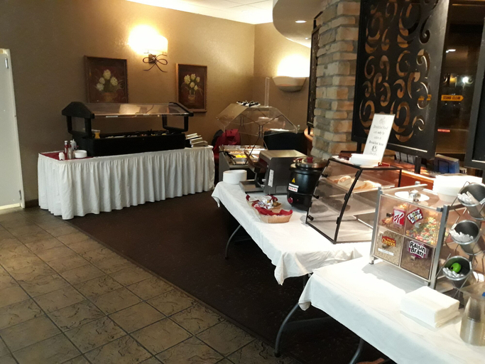 Food & Drinks 5, Wyndham Garden Wichita Downtown, Sedgwick