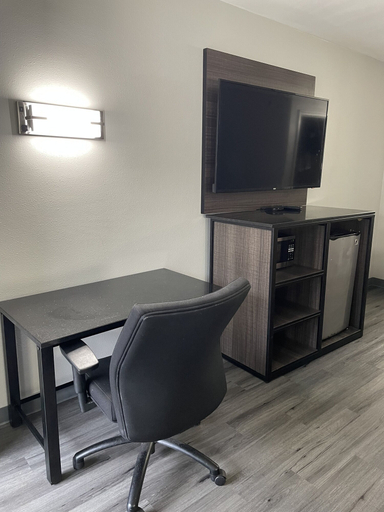 Others 5, Griffin Inn and Suites, Spalding