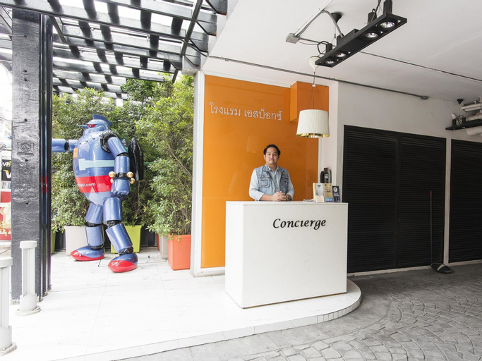Public Area 4, S Box Sukhumvit Hotel, Wattana
