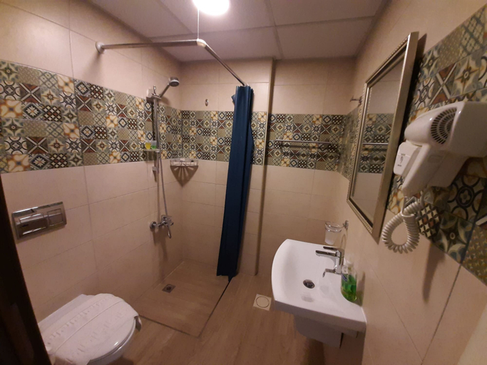 Bathroom 5, Layaali Amman, Amman
