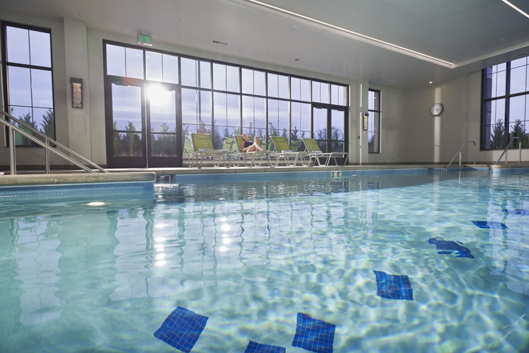 Sport & Beauty 2, Lodge Kohler, Brown