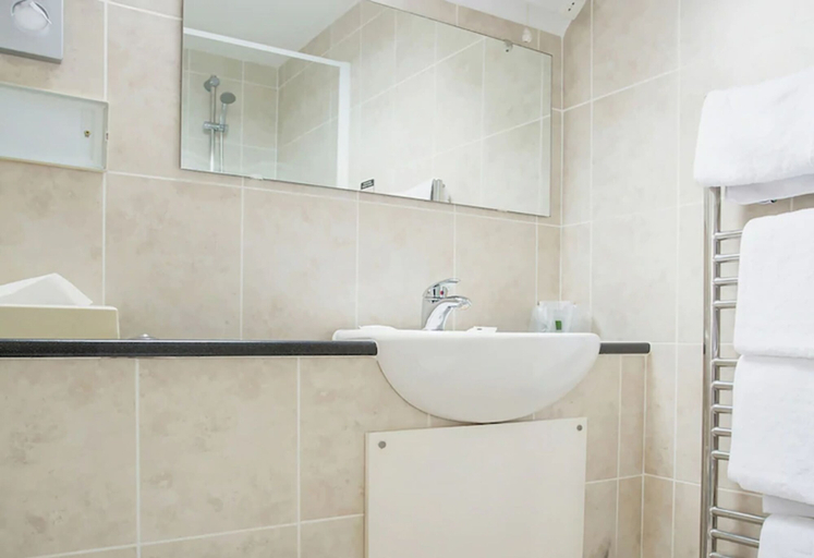 Bathroom 3, Anacapri, Cornwall