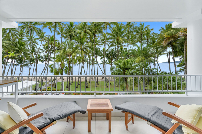 Belle Escapes - Sapphire Suite Absolute Beachfront Alamanda Resort 17, Cairns