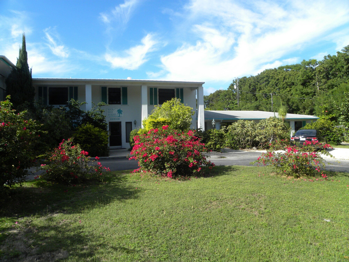 Exterior & Views 2, Rock Reef Resort, Monroe