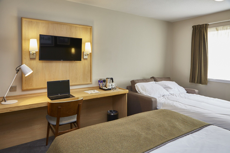 Bedroom 2, The Boat & Horses Inn, Oldham