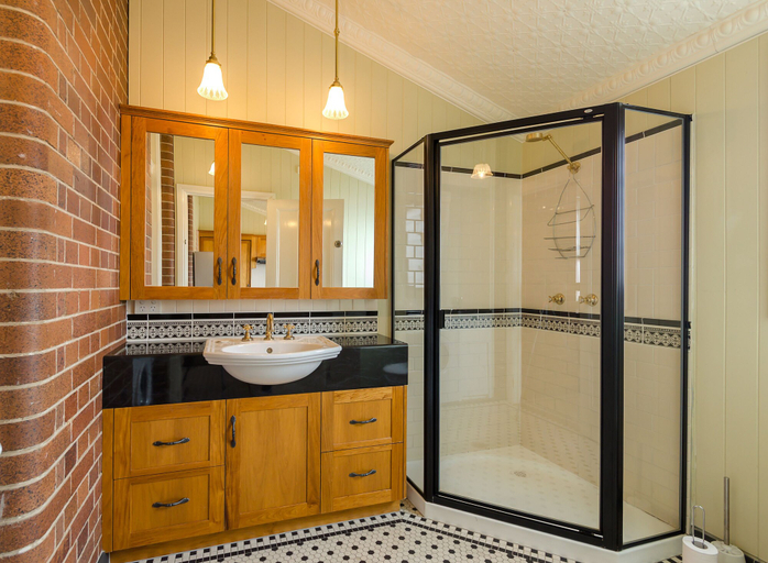 Bathroom 4, Criterion Hotel Warwick, Warwick - Central