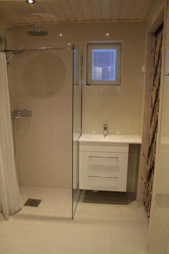 Bathroom 3, SResort Family Apartment with 4 bedrooms and sauna, South Karelia