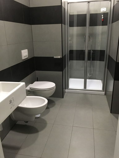 Bathroom 5, Cinque Sogni, Rome