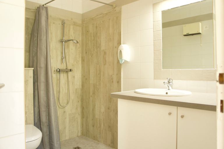 Bathroom 4, Hôtel Résidence Les Peupliers, Vaucluse