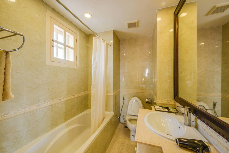 Bathroom 5, City View Apartment, Phnom Penh