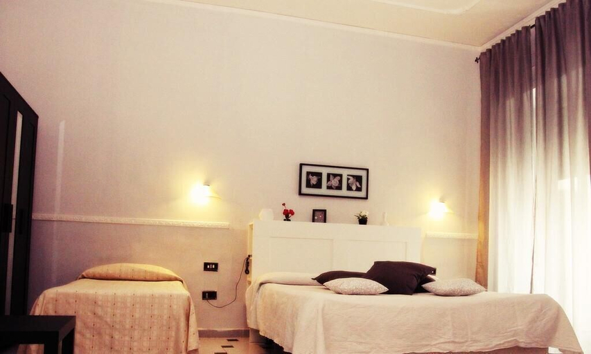 Bedroom 2, Hotel Luna Rossa, Napoli