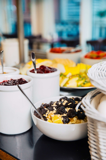 Food & Drinks 7