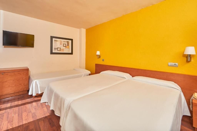 Bedroom 4, MLL Blue Bay Hotel, Baleares