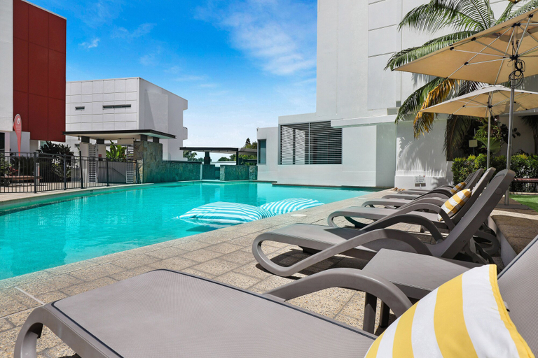 Sport & Beauty 3, Element on Coolum Beach, Maroochy - Coastal North