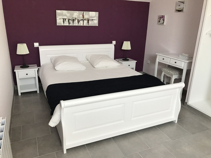 Bedroom 3, Chambre D'hôtes LA Colombe, Moselle