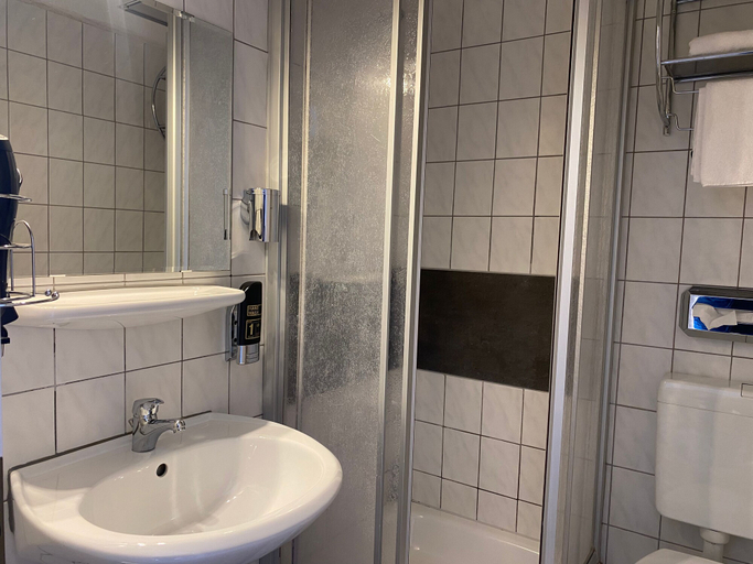 Bathroom 3, Hotel Pension Zum Alten Fährhaus, Rostock