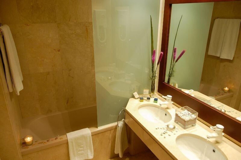 Bathroom 5, Mediterráneo Sitges, Barcelona