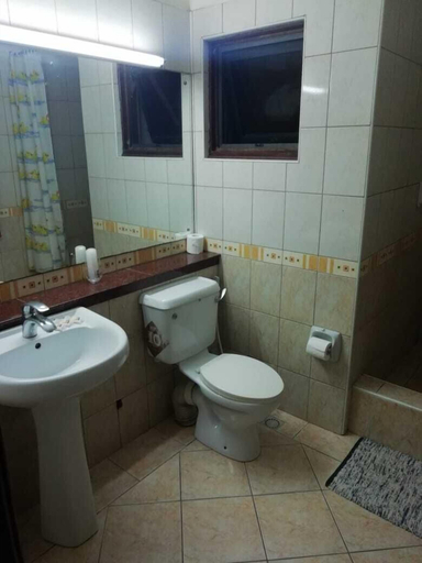 Bathroom 3, Family home, Matuga