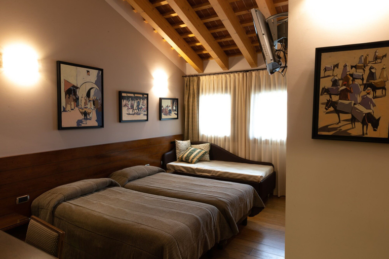 Bedroom 3, Locanda Al Sole, Treviso