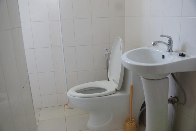 Bathroom 3, Milano Hotel, Kampala