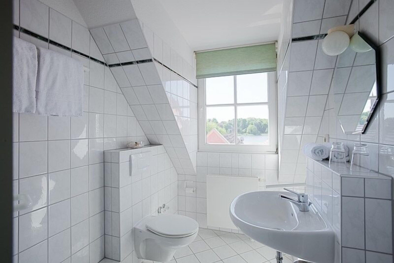 Bathroom 3, Der Insulaner - Hotel & Restaurant, Mecklenburgische Seenplatte