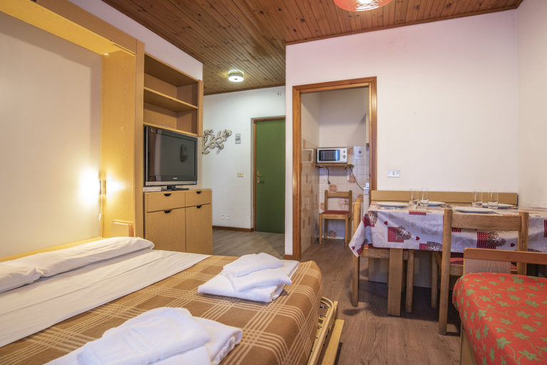 Bedroom 4, Alaska, Trento