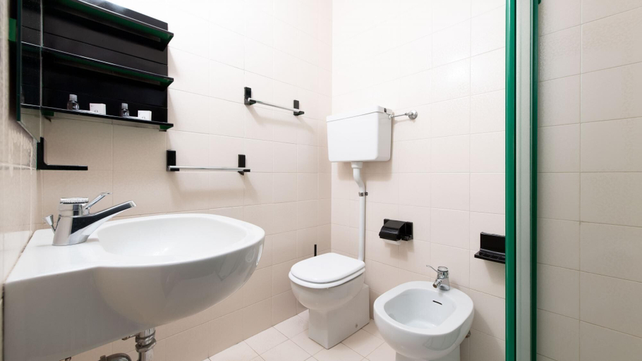 Bathroom 4, Italianway - Plagheira 1, Sondrio