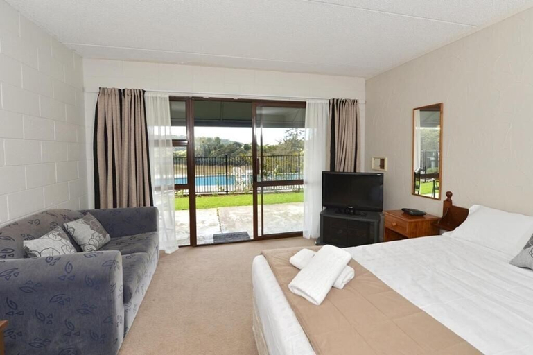 Bedroom 3, Waterfalls Estate - Motel & Campground, Far North