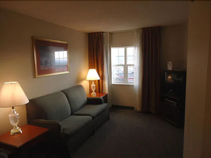 Bedroom 3, Host Inn All Suites, Luzerne