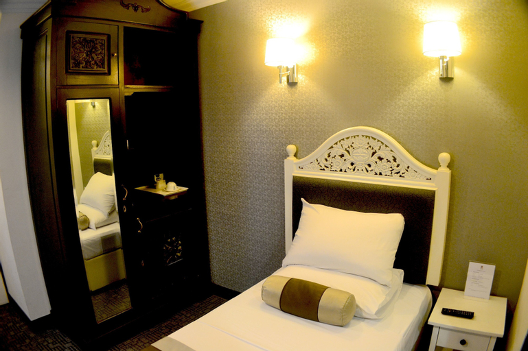 Bedroom 25