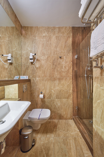 Bathroom 4, Kryve Ozero, Iavorivs'kyi