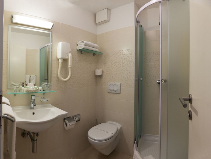 Bathroom 5, Hotel Bozica, Dubrovačko Primorje