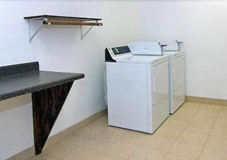 Bathroom 4, Quality Inn Rockdale, Milam