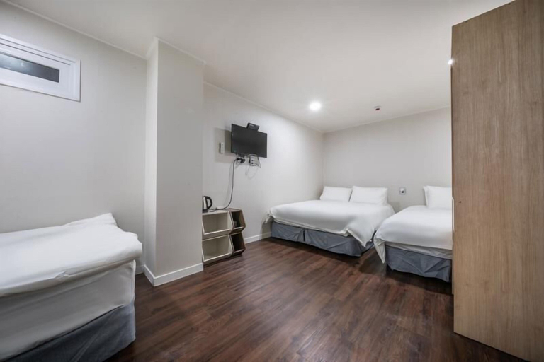 Mayone Hotel - Bedroom