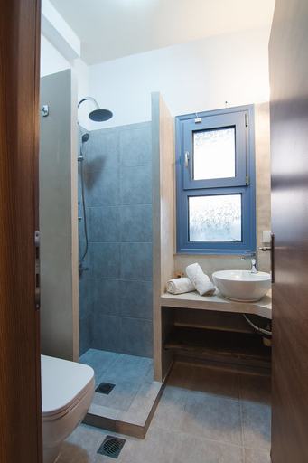 Bathroom 5, Kallisti Studios, Central Greece
