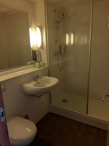 Bathroom 5, Kyriad Direct Montpellier St Jean de Vedas – La Peyrière, Hérault