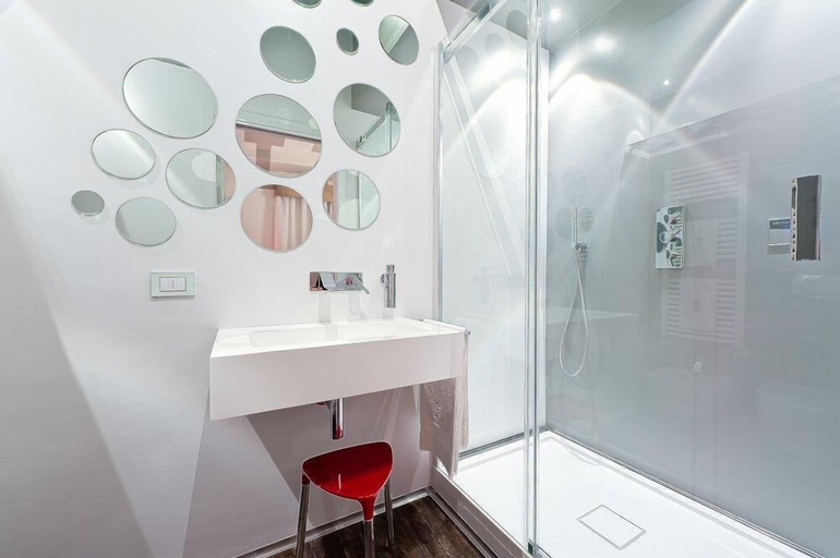 Bathroom 4, SestoSenso Suites, Livorno