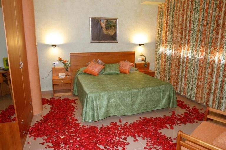 Bedroom 4, Hotel Fonda Neus, Barcelona