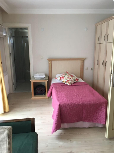 Bedroom 4, Melaike Otel, Foça